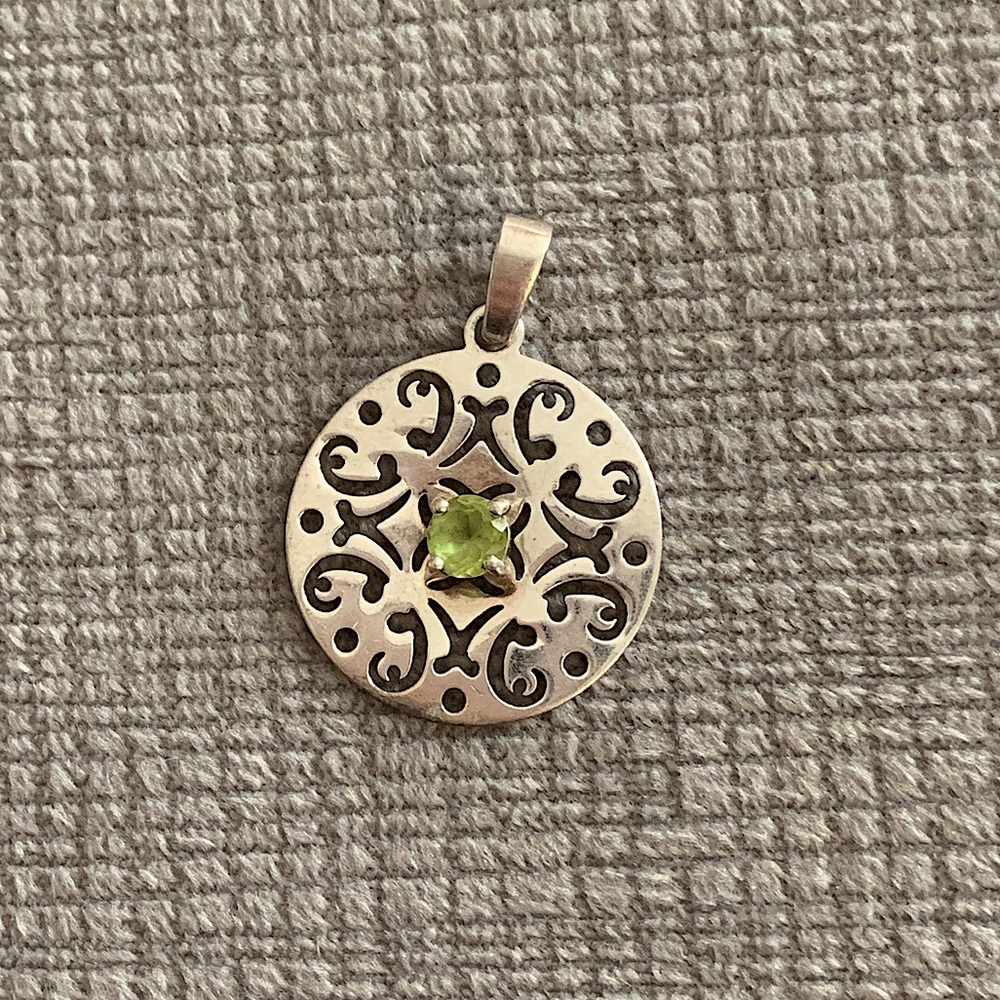 Peridot carved filigree 925 silver pendant charm